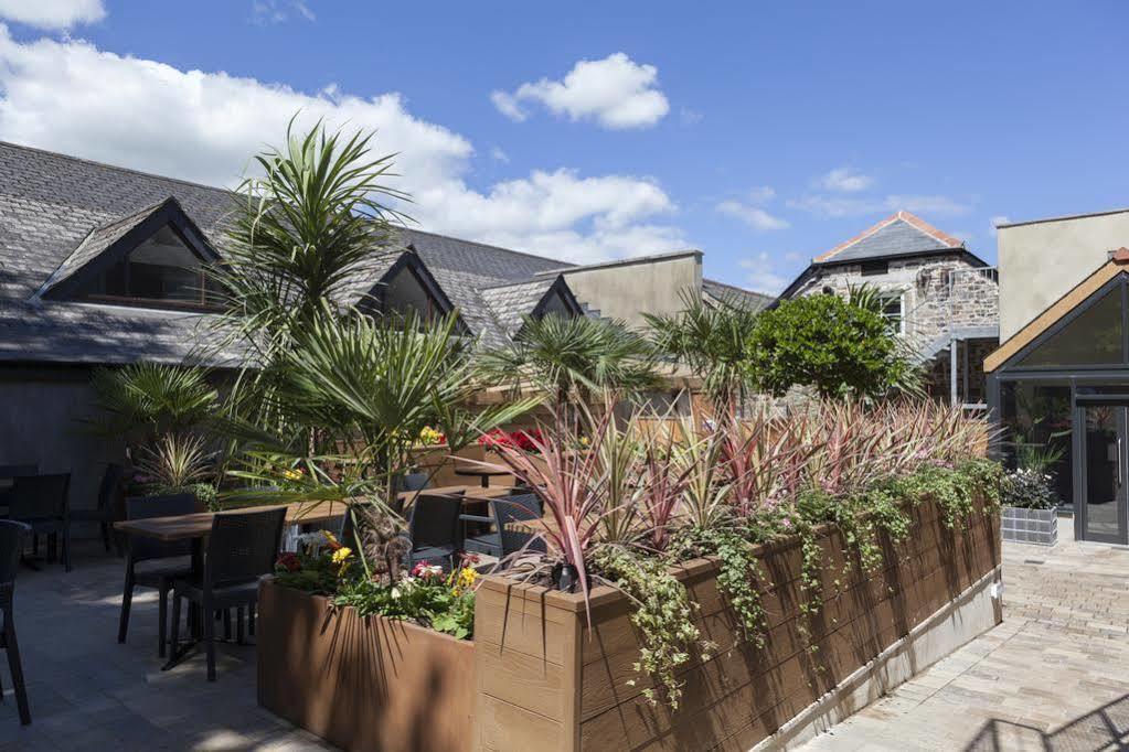 The White Hart Hotell Cullompton Exteriör bild